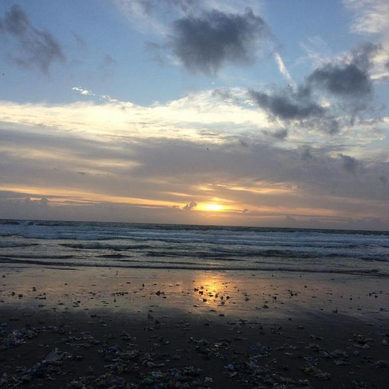 Qb Sleep Capsule Hotel Kuta Lombok Zewnętrze zdjęcie